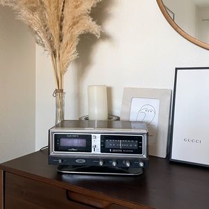 Zenith Vintage Clock Radio